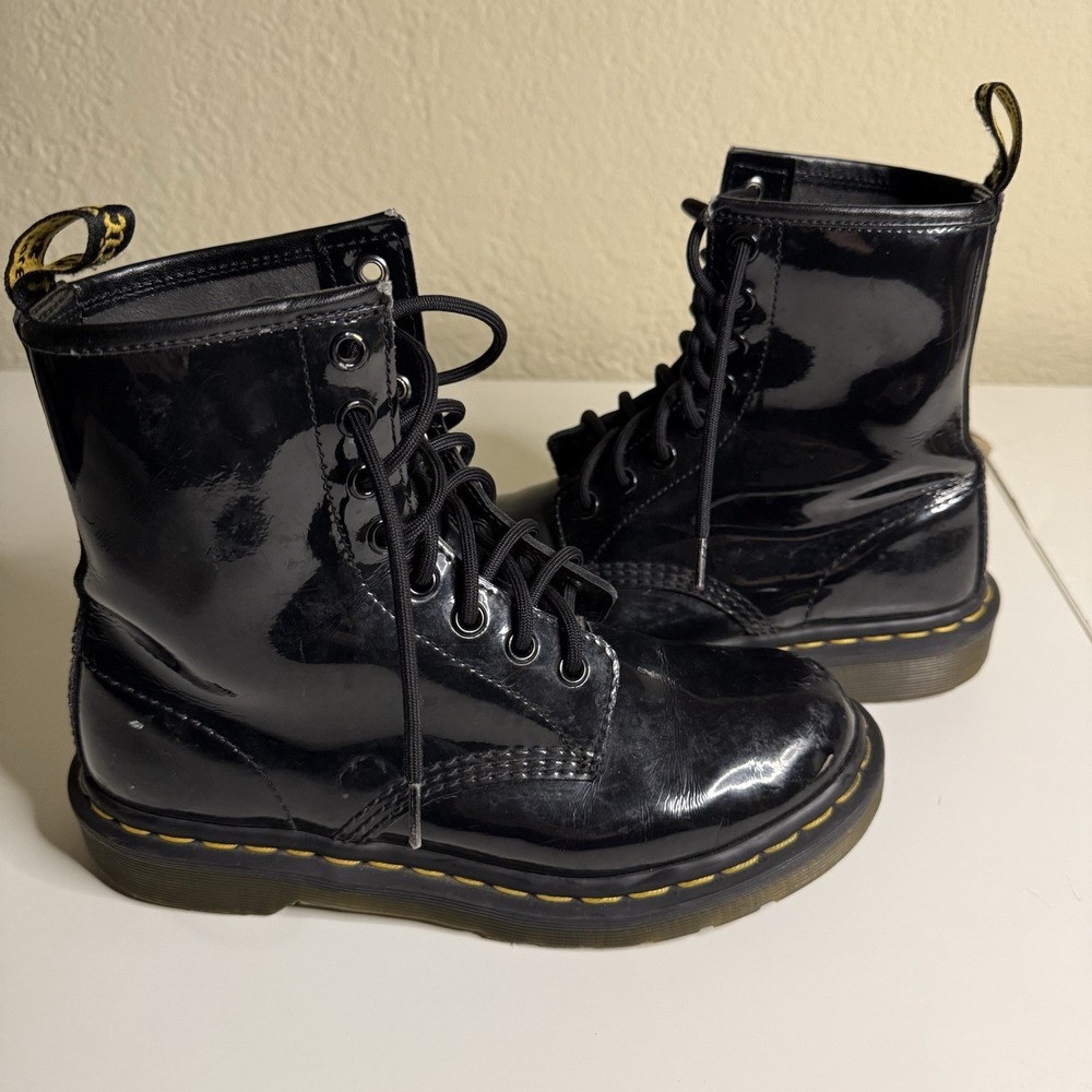 Dr. Martens Womens Patent Leather Lace Up Combat Boots Black Size 6 - Picture 2 of 8